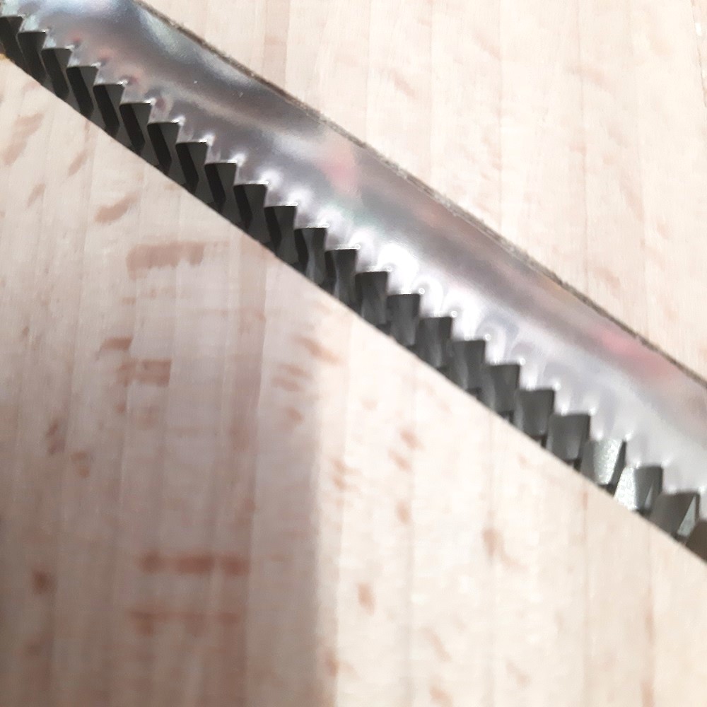 Karottenreibe aus Holz 27x7x1,3cm